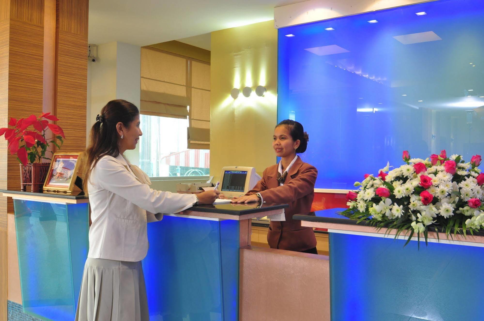 Bp Grand Suite Hotel Hat Yai Exterior photo